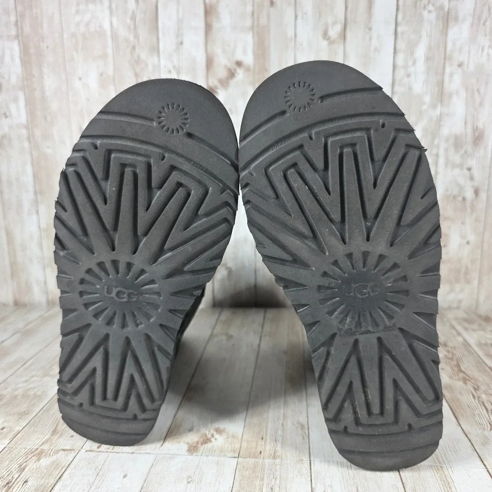 UGG step into
